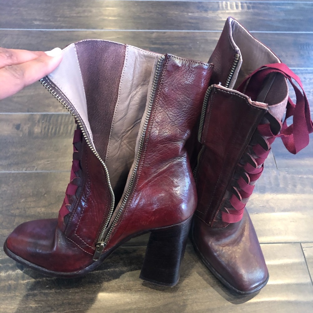 AMANDA GREGORY Gregory Laceup Mid Calf Boot - Picture 6 of 10